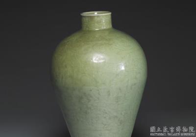 图片[2]-Meiping vase with incised design. of lotus sprays. Longquan ware. Early Ming Dynasty, 1368-1424.-China Archive